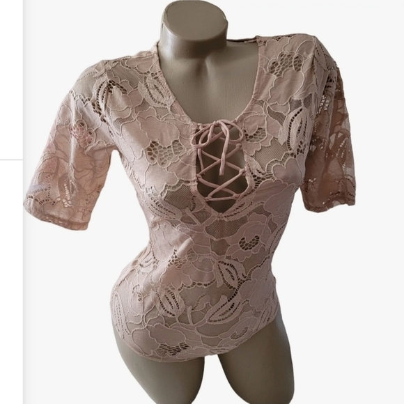 Guess Beige Lace Up Corset Rose Bodysuit Floral Short Sleeves Mesh New - Picture 3 of 10